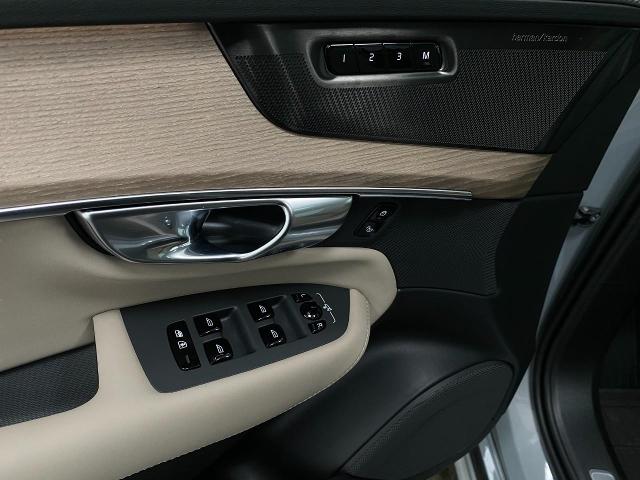 2025 Volvo XC90 Vehicle Photo in Appleton, WI 54913