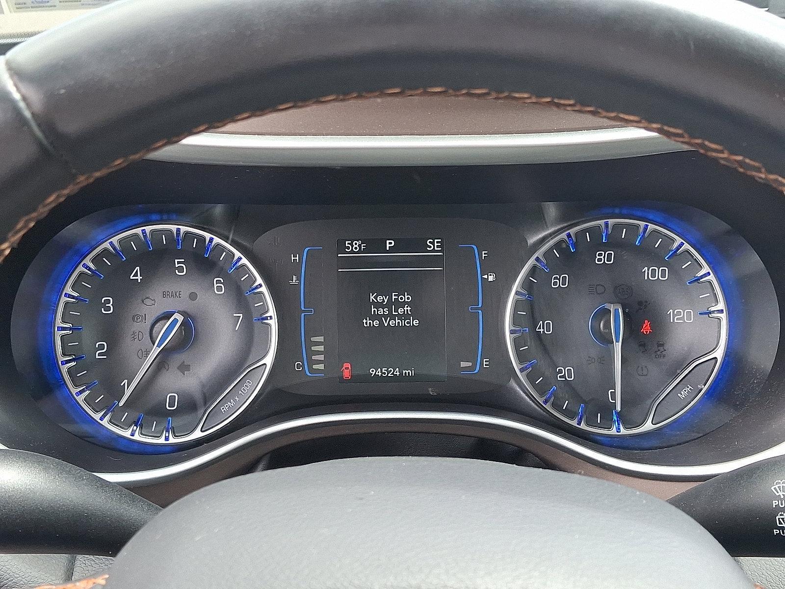 2017 Chrysler Pacifica Vehicle Photo in Trevose, PA 19053