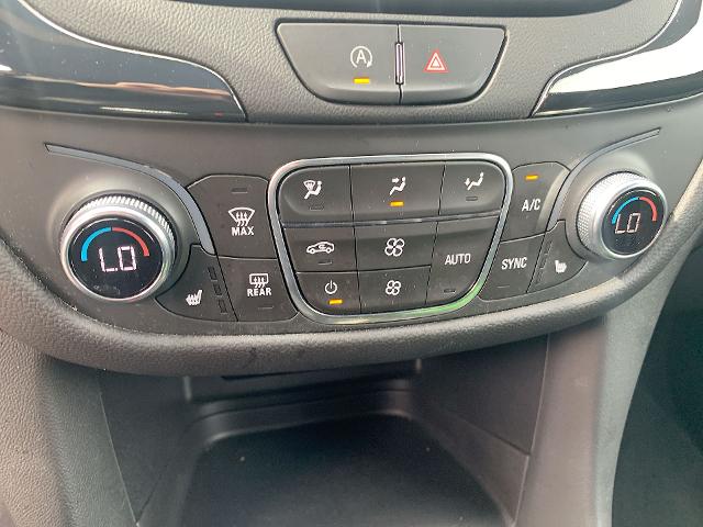 2022 Chevrolet Equinox Vehicle Photo in MOON TOWNSHIP, PA 15108-2571