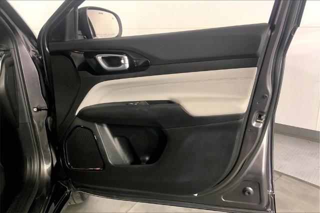 2023 Jeep Compass Vehicle Photo in Kansas City, MO 64114