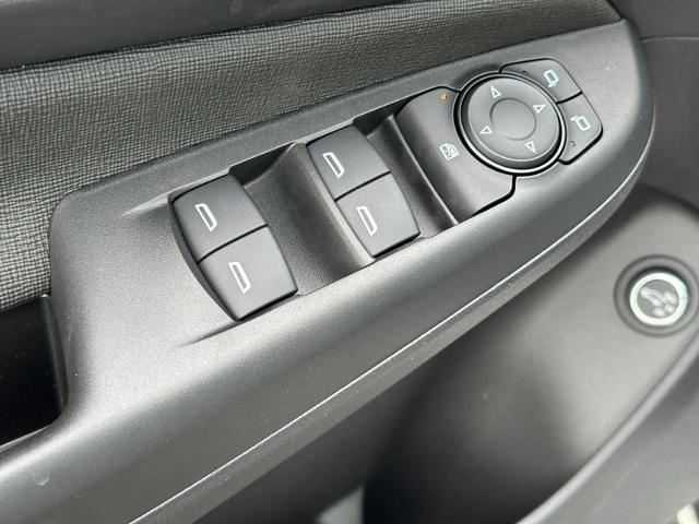 2025 Buick Envista Vehicle Photo in COLUMBIA, MO 65203-3903