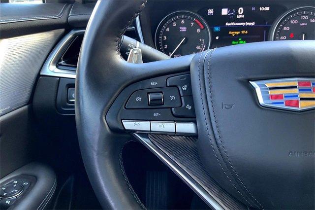 2024 Cadillac XT6 Vehicle Photo in TOPEKA, KS 66609-0000