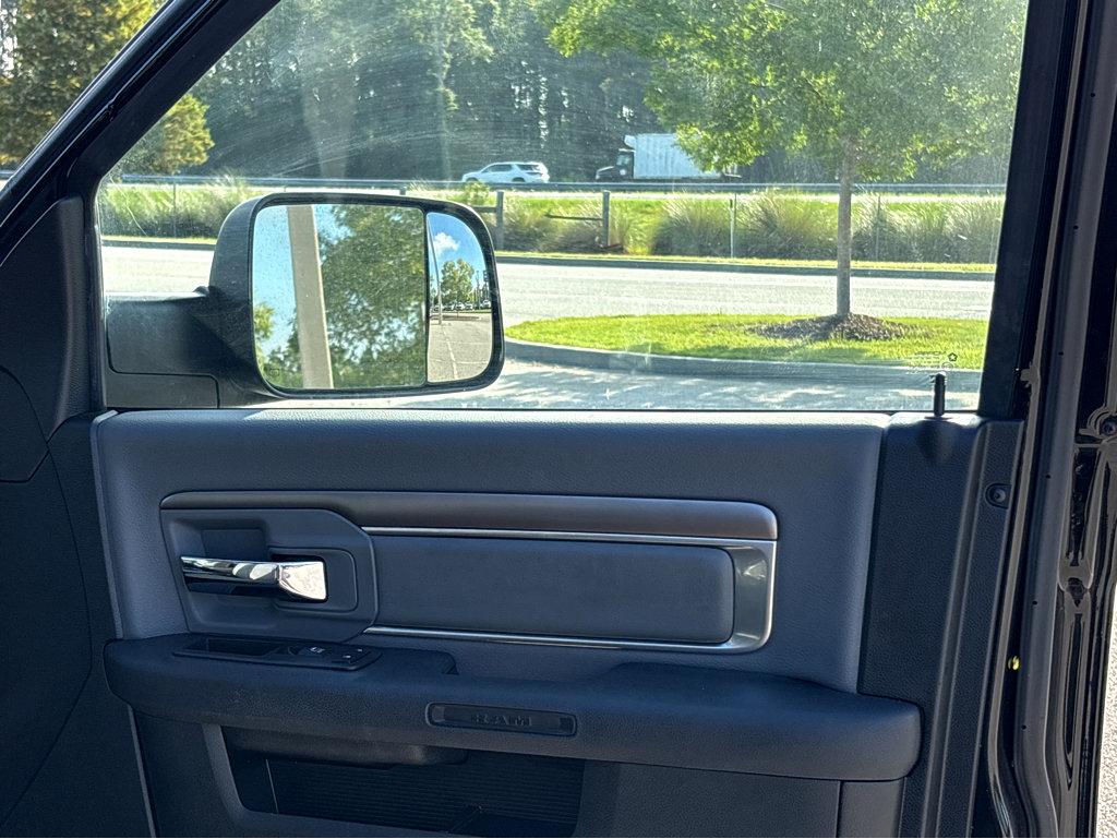 2023 Ram 1500 Classic Vehicle Photo in POOLER, GA 31322-3252