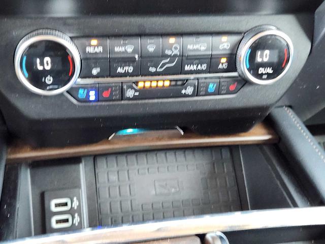 2019 Ford Expedition Vehicle Photo in DENTON, TX 76210-9321