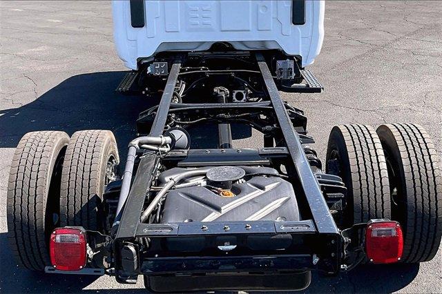 2024 Chevrolet Silverado Chassis Cab Vehicle Photo in INDEPENDENCE, MO 64055-1314