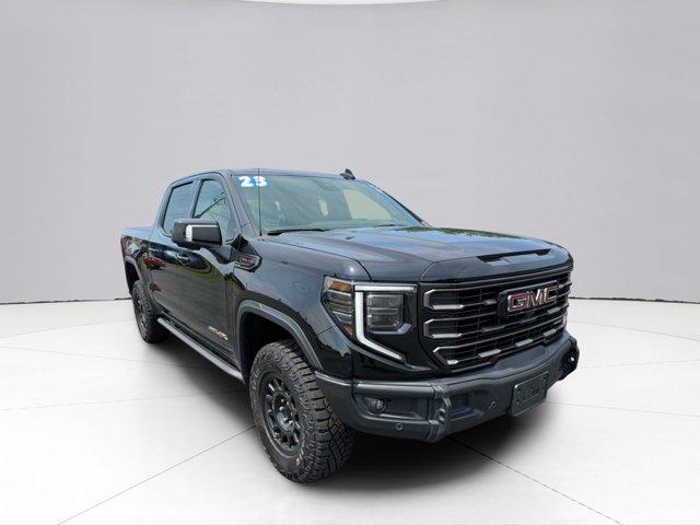 2023 GMC Sierra 1500 Vehicle Photo in LEOMINSTER, MA 01453-2952