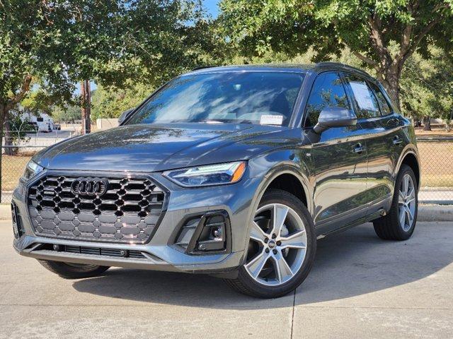 2025 Audi Q5 Vehicle Photo in HOUSTON, TX 77090