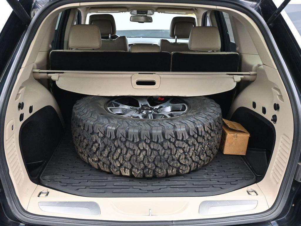 2015 Jeep Grand Cherokee Vehicle Photo in Marion, IA 52302