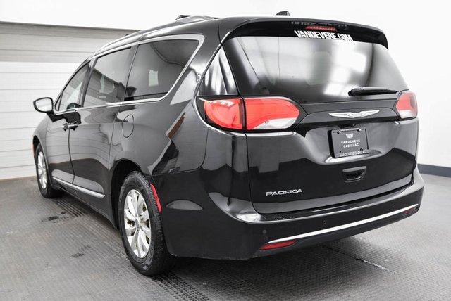 2018 Chrysler Pacifica Vehicle Photo in Akron, OH 44320