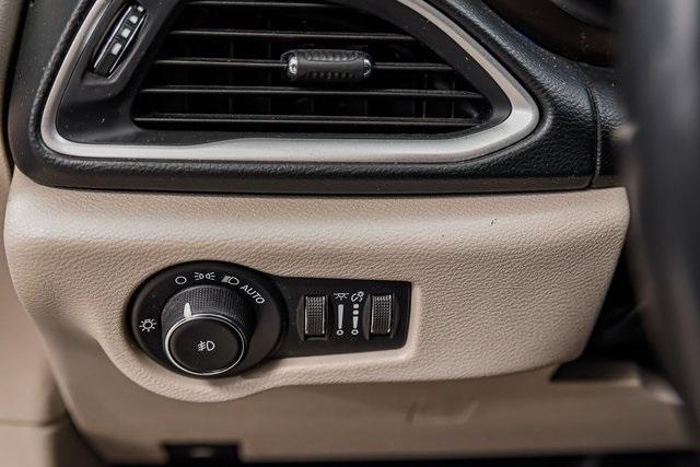 2019 Chrysler Pacifica Vehicle Photo in Akron, OH 44312