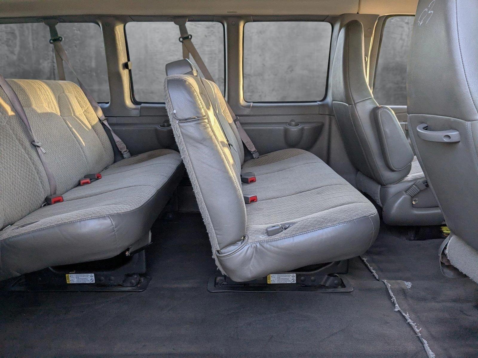 2020 Chevrolet Express Passenger 3500 Vehicle Photo in MIAMI, FL 33134-2699