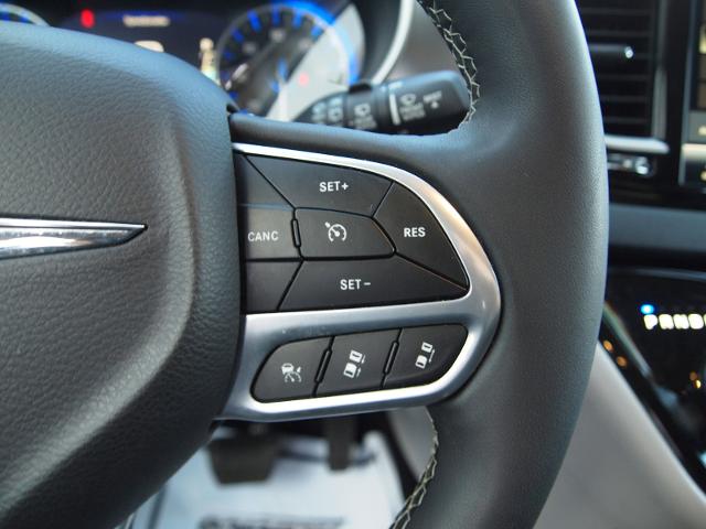 2023 Chrysler Pacifica Vehicle Photo in MADISON, IN 47250-1611