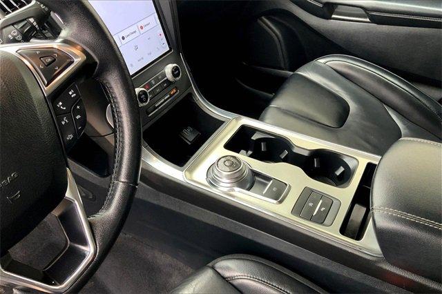 2022 Ford Edge Vehicle Photo in TOPEKA, KS 66609-0000