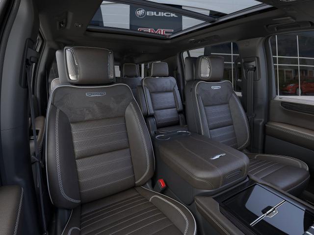 2025 GMC Yukon XL Vehicle Photo in GREEN BAY, WI 54303-3330