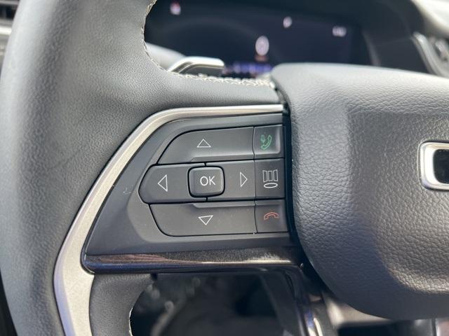 2023 Jeep Grand Cherokee L Vehicle Photo in GREEN BAY, WI 54304-5303
