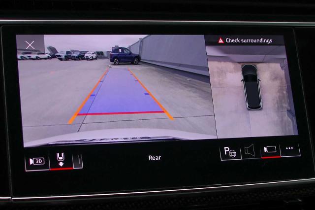 2024 Audi SQ7 Vehicle Photo in SUGAR LAND, TX 77478
