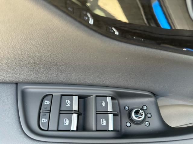 2025 Audi Q7 Vehicle Photo in HOUSTON, TX 77090
