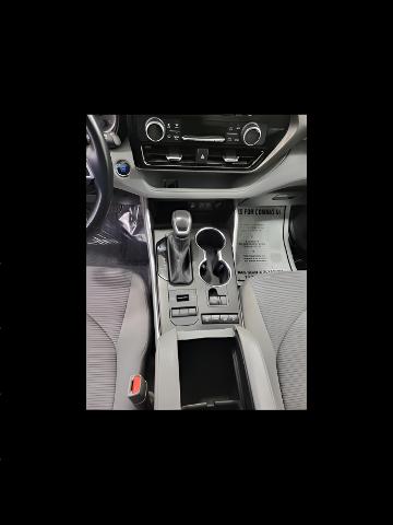 2022 Toyota Highlander Vehicle Photo in Appleton, WI 54913
