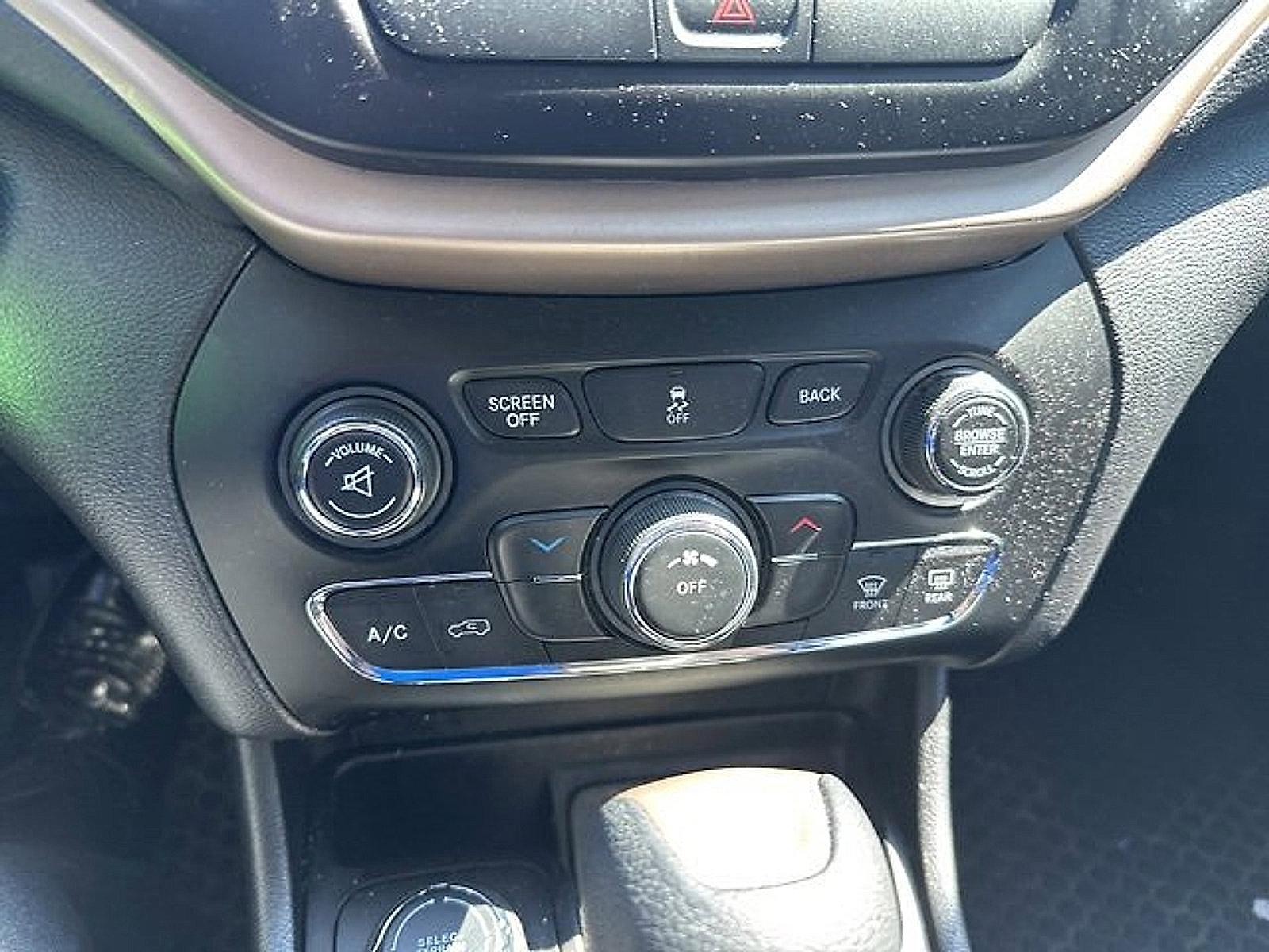 2017 Jeep Cherokee Vehicle Photo in Willow Grove, PA 19090