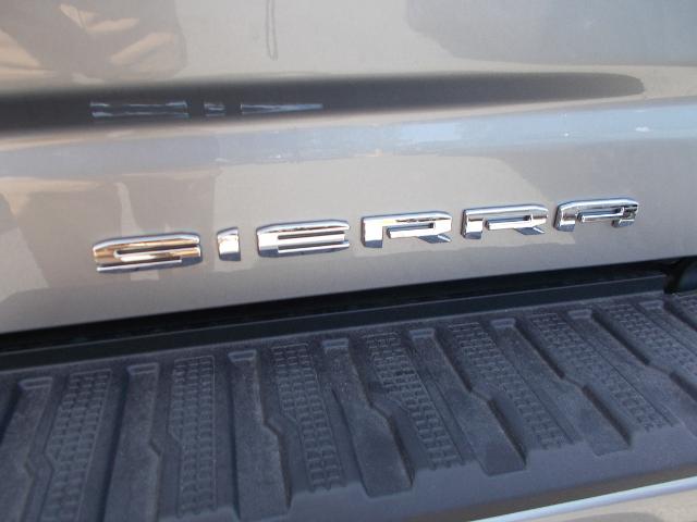2025 GMC Sierra 2500 HD Vehicle Photo in LOWELL, MA 01852-4336