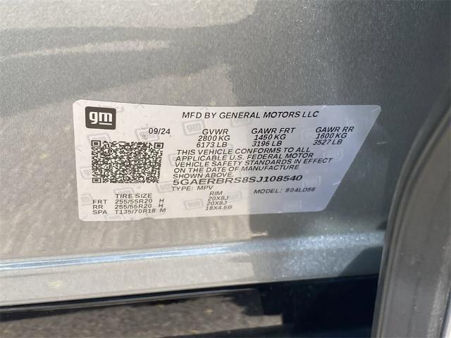 2025 Buick Enclave Vehicle Photo in GOODYEAR, AZ 85338-1310