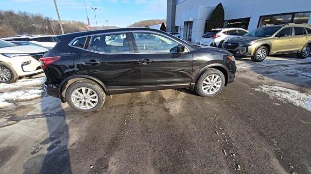 2022 Nissan Rogue Sport Vehicle Photo in Pleasant Hills, PA 15236