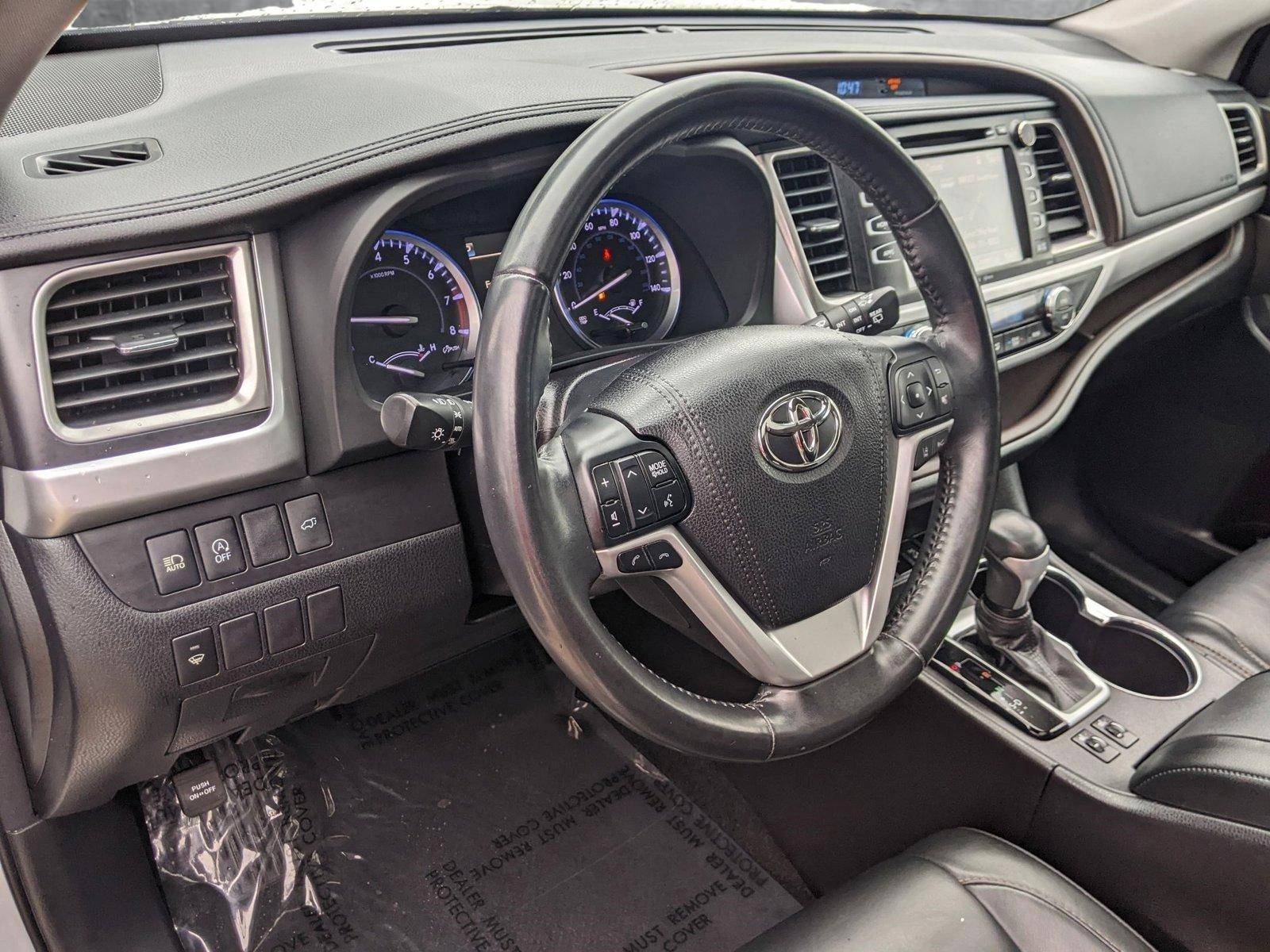 2018 Toyota Highlander Vehicle Photo in Pembroke Pines , FL 33084