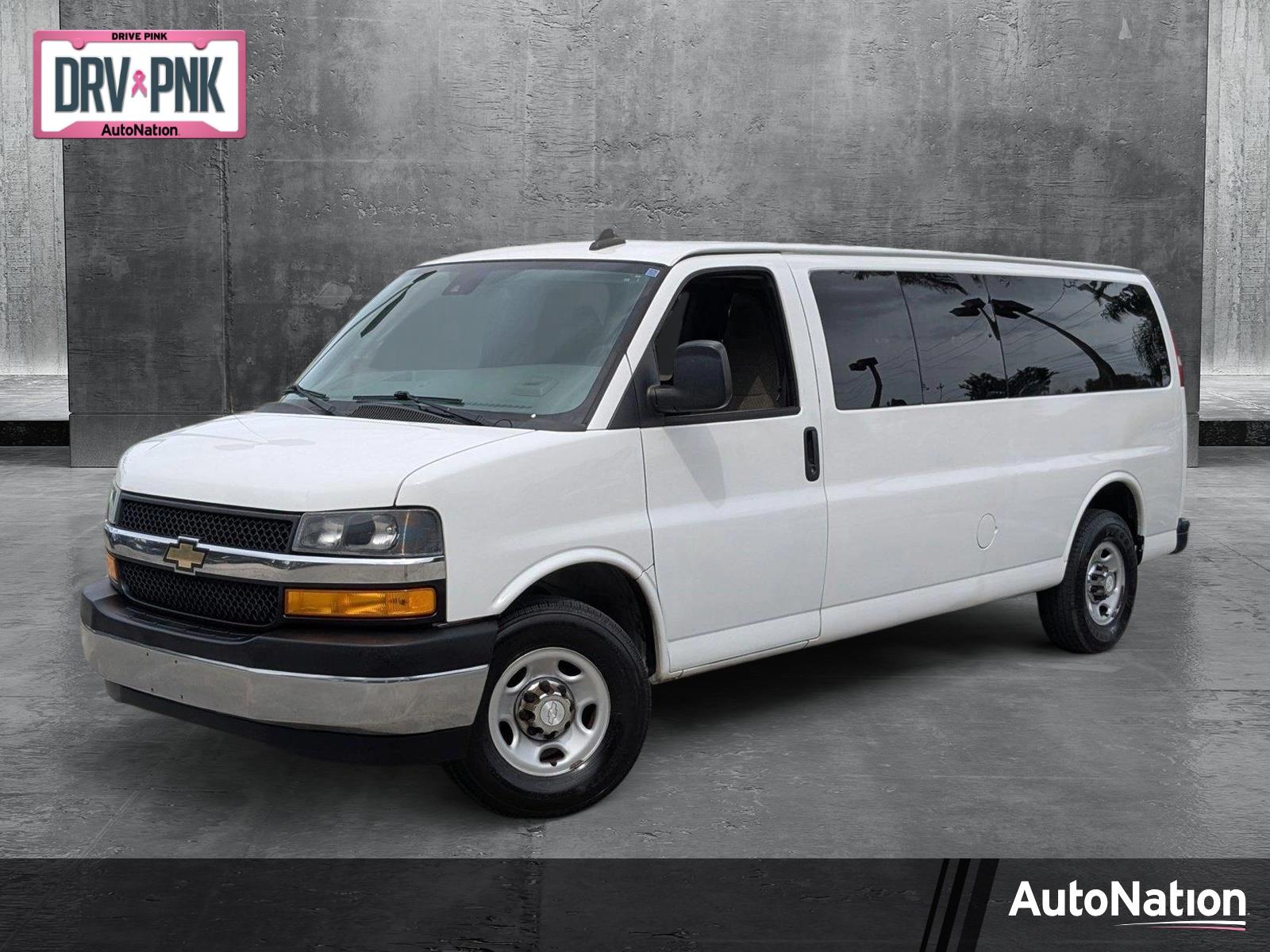 2019 Chevrolet Express Passenger Vehicle Photo in PEMBROKE PINES, FL 33024-6534