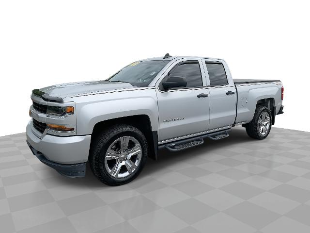 2017 Chevrolet Silverado 1500 Vehicle Photo in MOON TOWNSHIP, PA 15108-2571