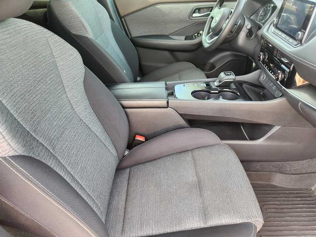 2022 Nissan Rogue Vehicle Photo in DENTON, TX 76210-9321
