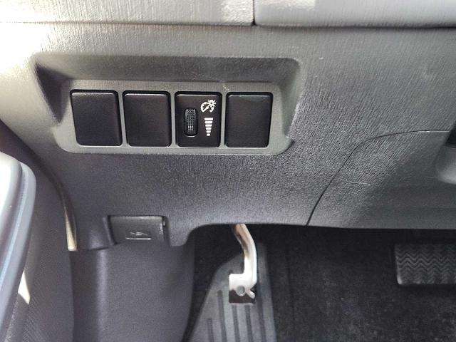 2014 Toyota Prius v Vehicle Photo in DENTON, TX 76210-9321