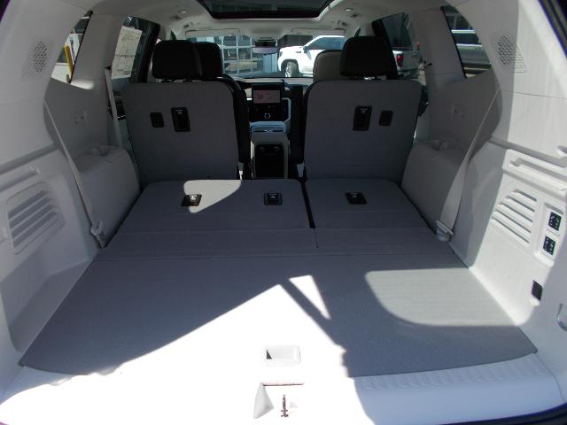 2026 GMC Acadia Vehicle Photo in LOWELL, MA 01852-4336