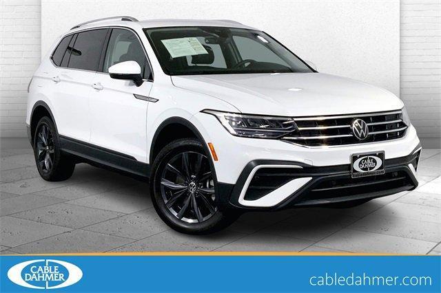 2024 Volkswagen Tiguan Vehicle Photo in KANSAS CITY, MO 64114-4502