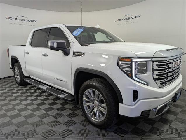 2024 GMC Sierra 1500 Vehicle Photo in ENGLEWOOD, CO 80113-6708