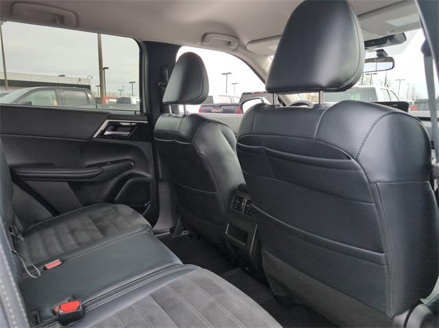 2024 Mitsubishi Outlander Vehicle Photo in AURORA, CO 80012-4011