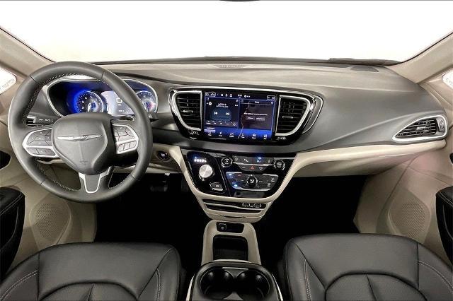 2024 Chrysler Pacifica Vehicle Photo in Tulsa, OK 74129