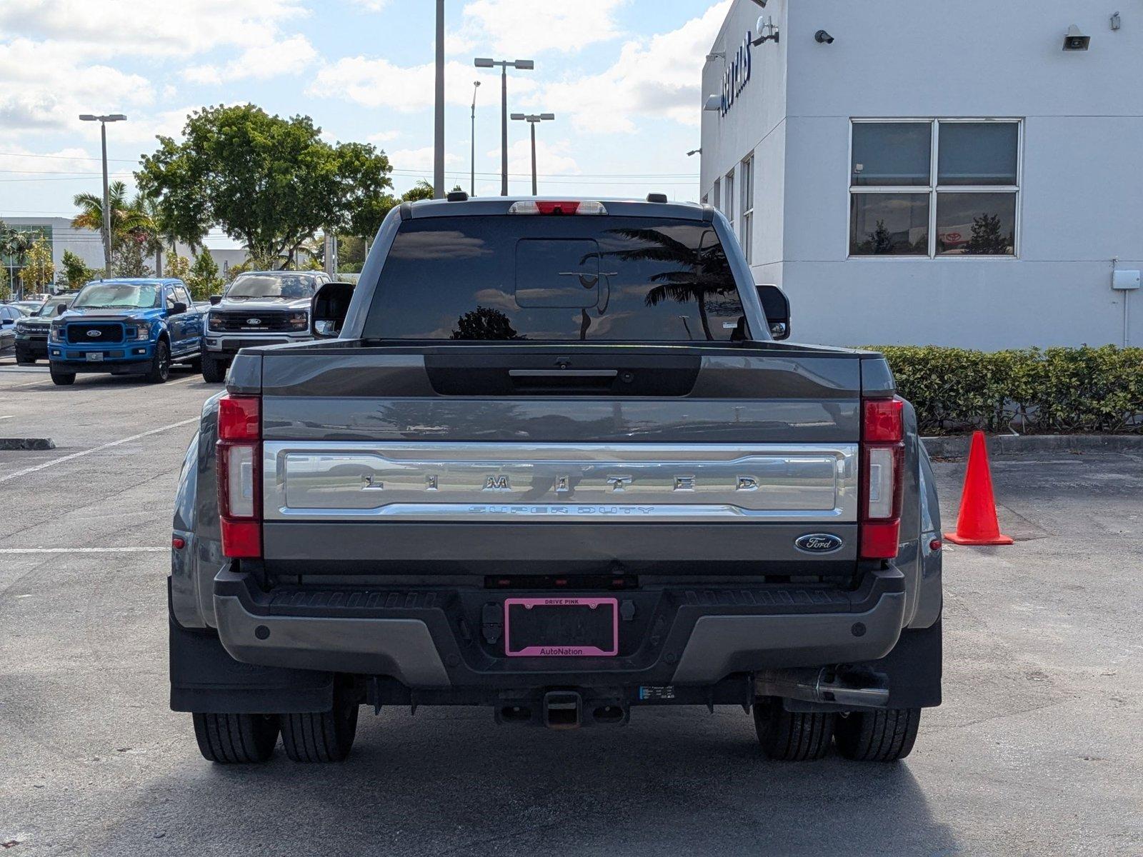 2021 Ford Super Duty F-450 DRW Vehicle Photo in Miami, FL 33015