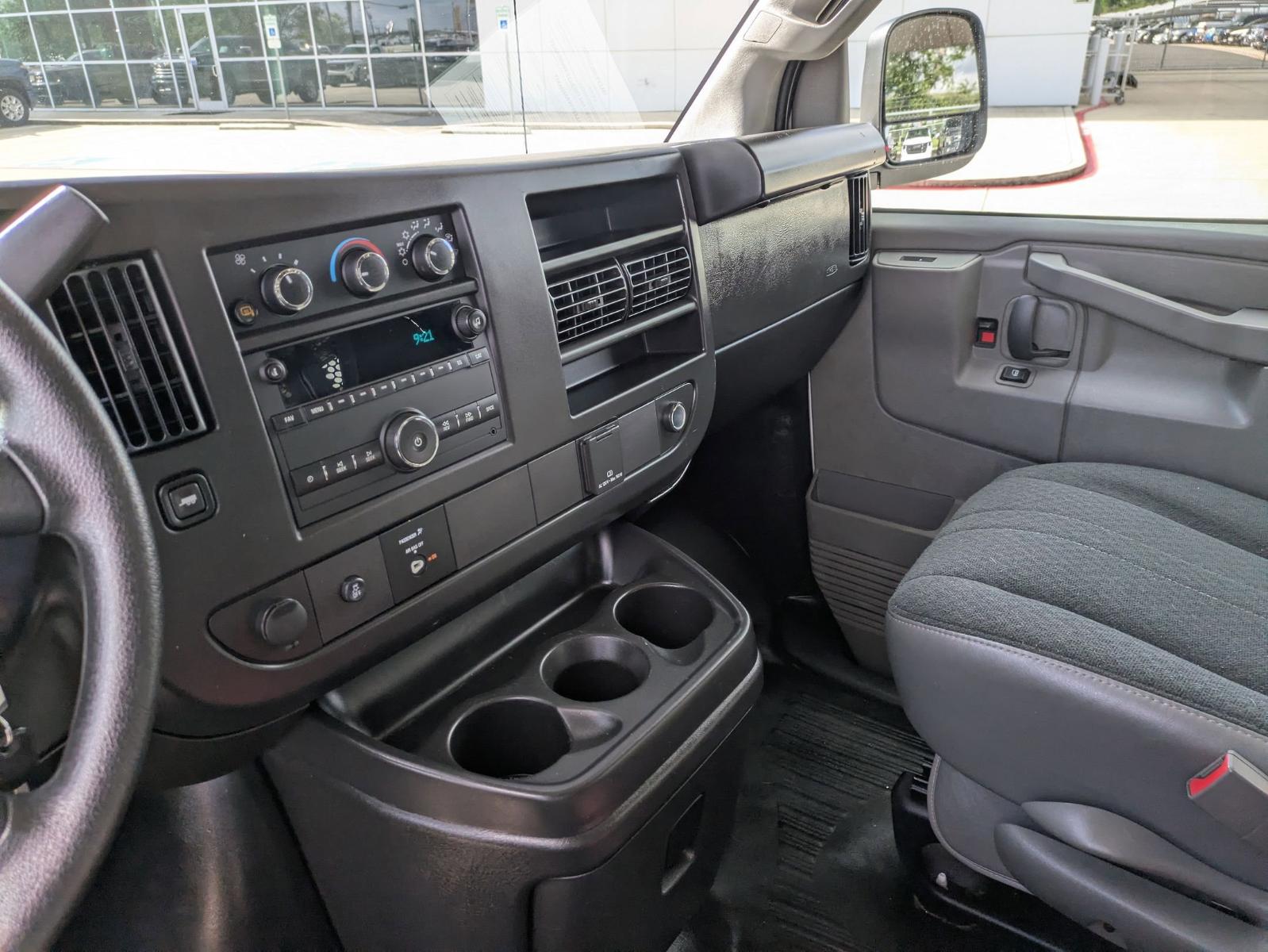 2023 Chevrolet Express Cargo 2500 Vehicle Photo in SELMA, TX 78154-1460