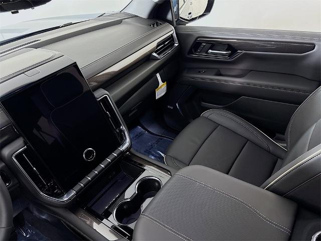 2025 GMC Yukon XL Vehicle Photo in PUYALLUP, WA 98371-4149