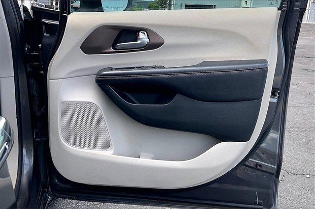 2018 Chrysler Pacifica Vehicle Photo in INDEPENDENCE, MO 64055-1314