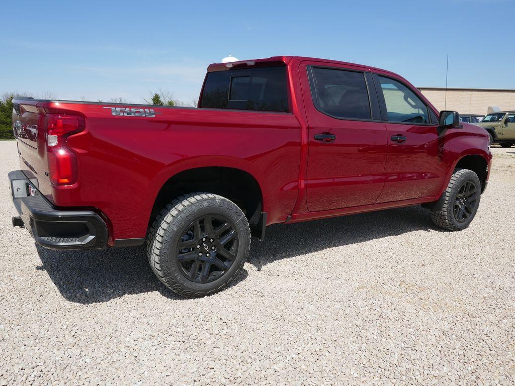 View vehicle photo 5