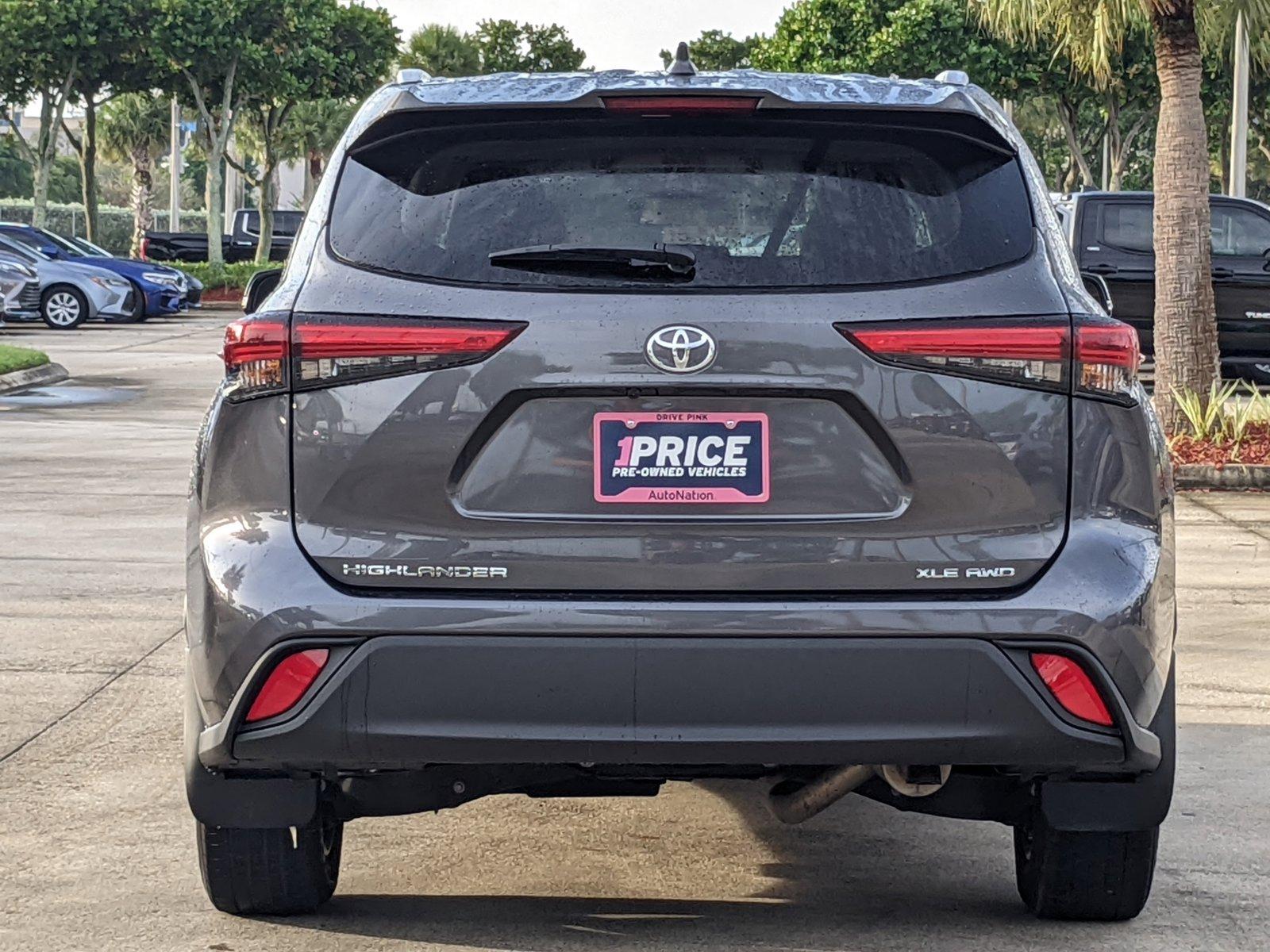 2022 Toyota Highlander Vehicle Photo in Davie, FL 33331