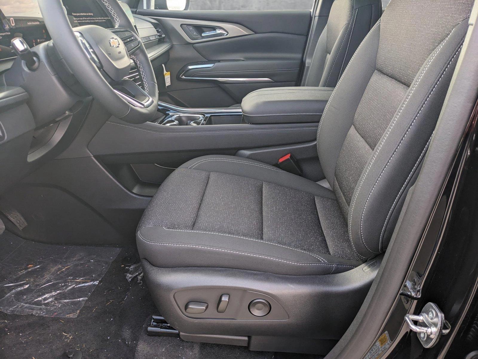 2025 Chevrolet Traverse Vehicle Photo in MIAMI, FL 33172-3015