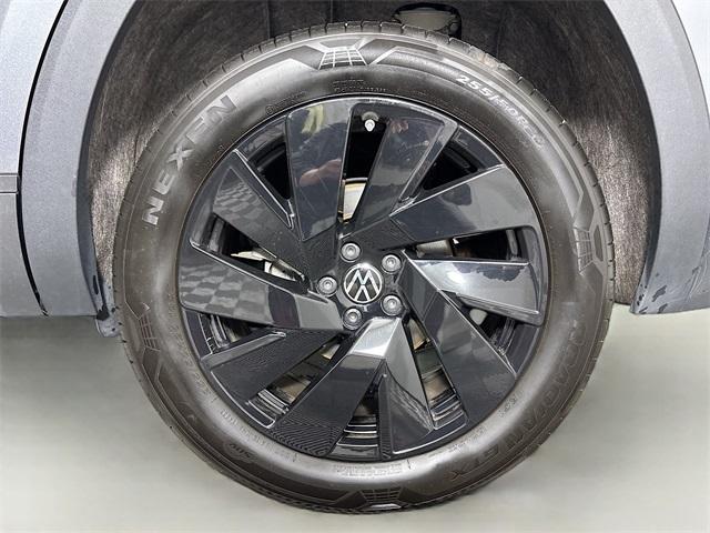 2024 Volkswagen Atlas Vehicle Photo in Puyallup, WA 98371