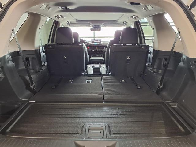 2025 Honda Pilot Vehicle Photo in Oshkosh, WI 54904