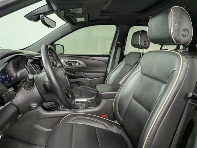 2023 Chevrolet Traverse Vehicle Photo in ENGLEWOOD, CO 80113-6708