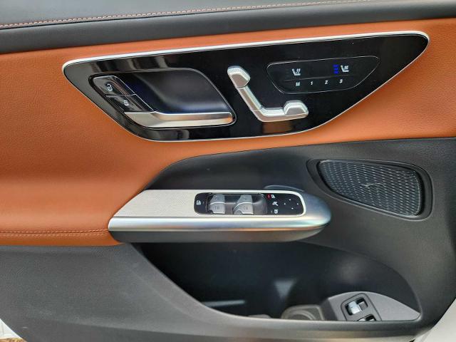 2025 Mercedes-Benz GLC Vehicle Photo in HOUSTON, TX 77079