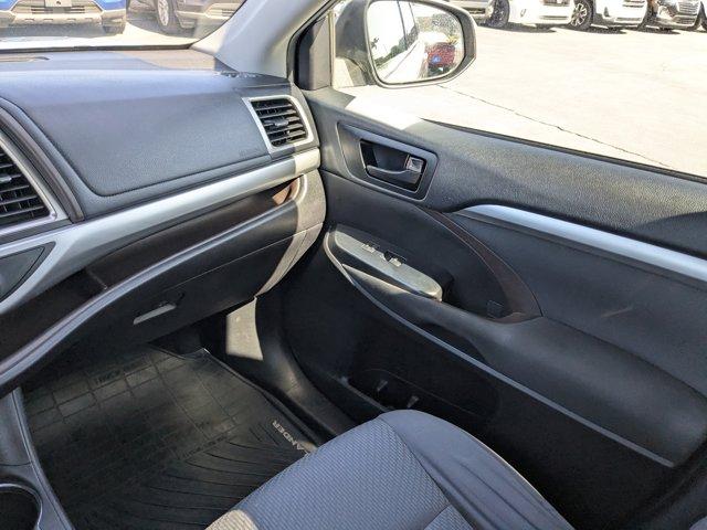 2019 Toyota Highlander Vehicle Photo in BRUNSWICK, GA 31525-1881