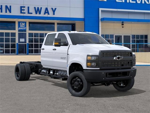 2025 Chevrolet Silverado Chassis Cab Vehicle Photo in ENGLEWOOD, CO 80113-6708