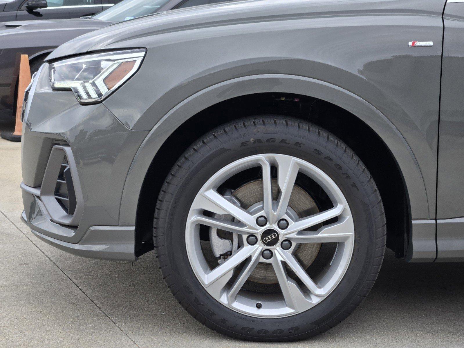 2024 Audi Q3 Vehicle Photo in SUGAR LAND, TX 77478